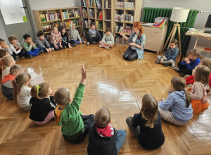 Stokrotki w Bibliotece